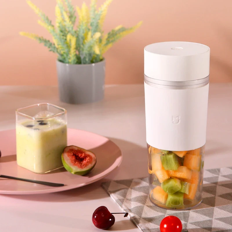 Xiaomi-Portable-Fruit-Juicer-candle-side.webp